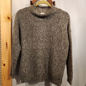 American Eagle Gray Sweater size Large